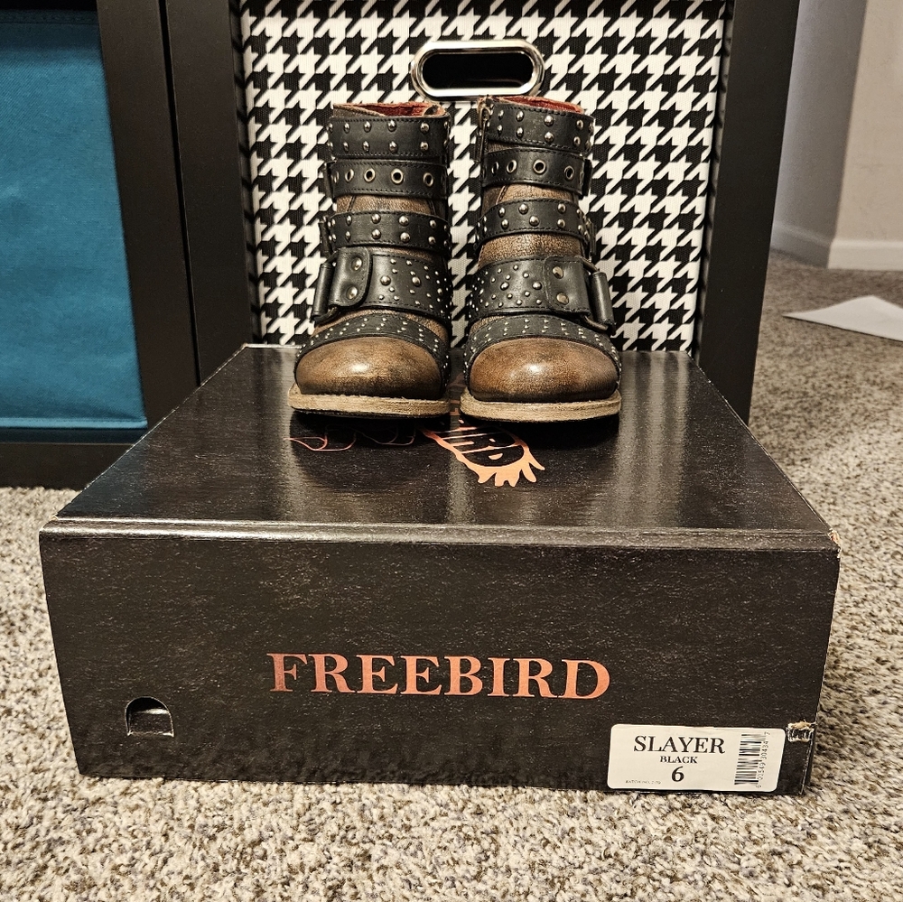 Freebird by Steven - Slayer in Black Size 6